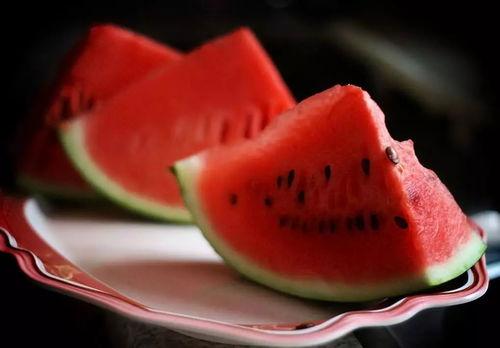 平时吃瓜,揭秘娱乐圈那些事儿